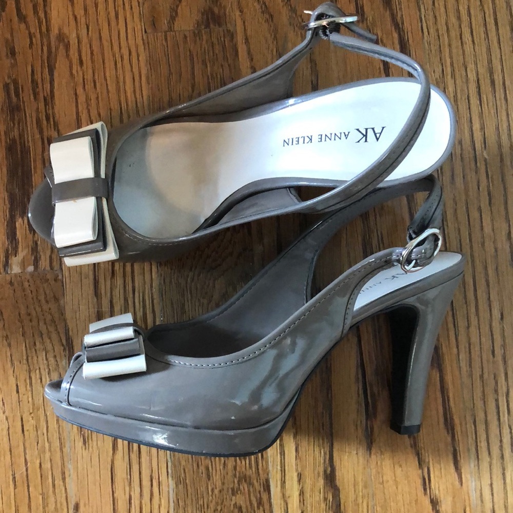 Anne Klein Taupe Peep Toe Heels with bow